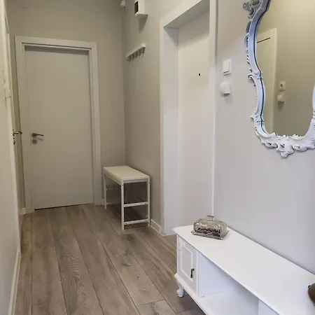 شقة Maya's Airport