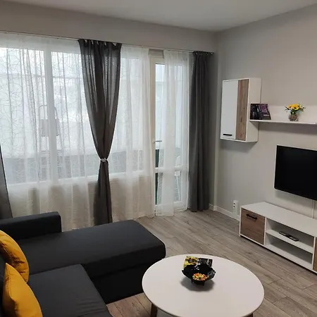 Maya's Airport Apartman