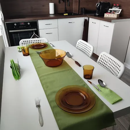 Апартамент Maya's Airport *