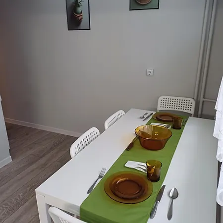 Апартамент Maya's Airport