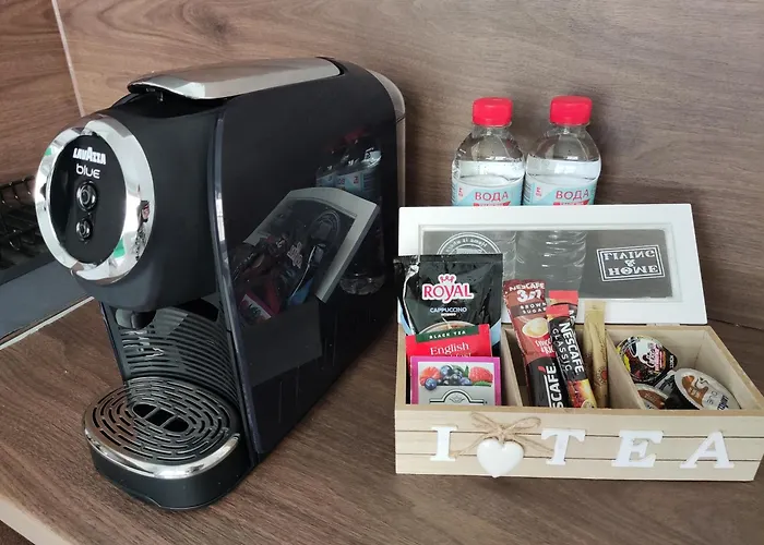 Maya's Airport Apartment *