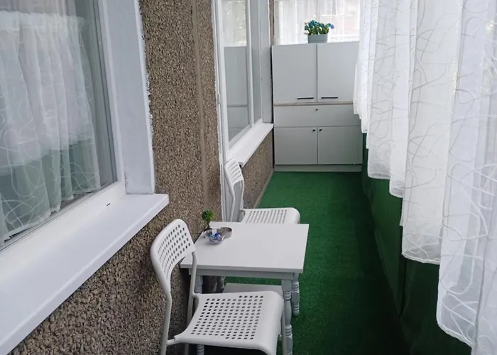 Maya's Airport Apartment